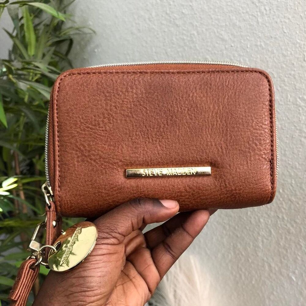 Steve madden brown leather wallet wristlet cardholder bag purse.